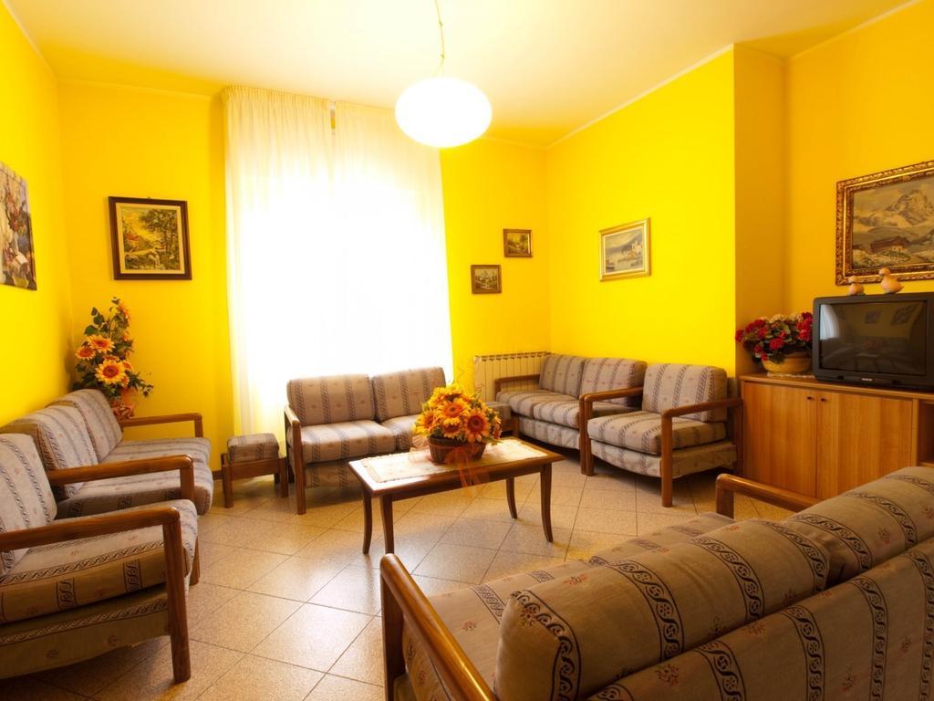 Hotel Capri Diano Marina Buitenkant foto